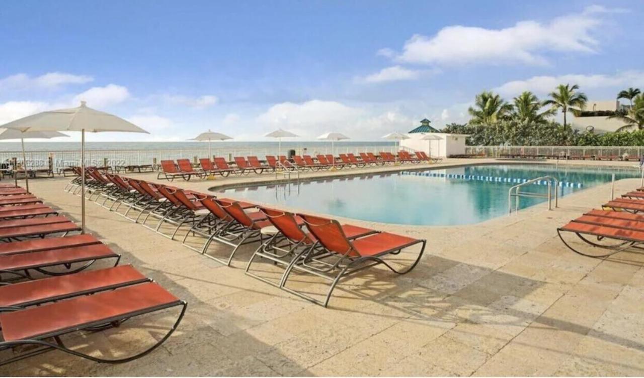 Ramada Plaza By Wyndham Marco Polo Beach Resort Golden Beach Kültér fotó