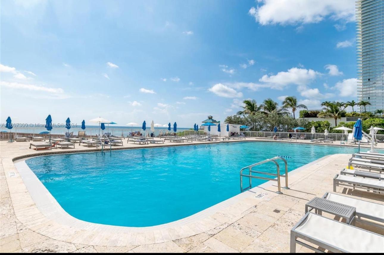 Ramada Plaza By Wyndham Marco Polo Beach Resort Golden Beach Kültér fotó